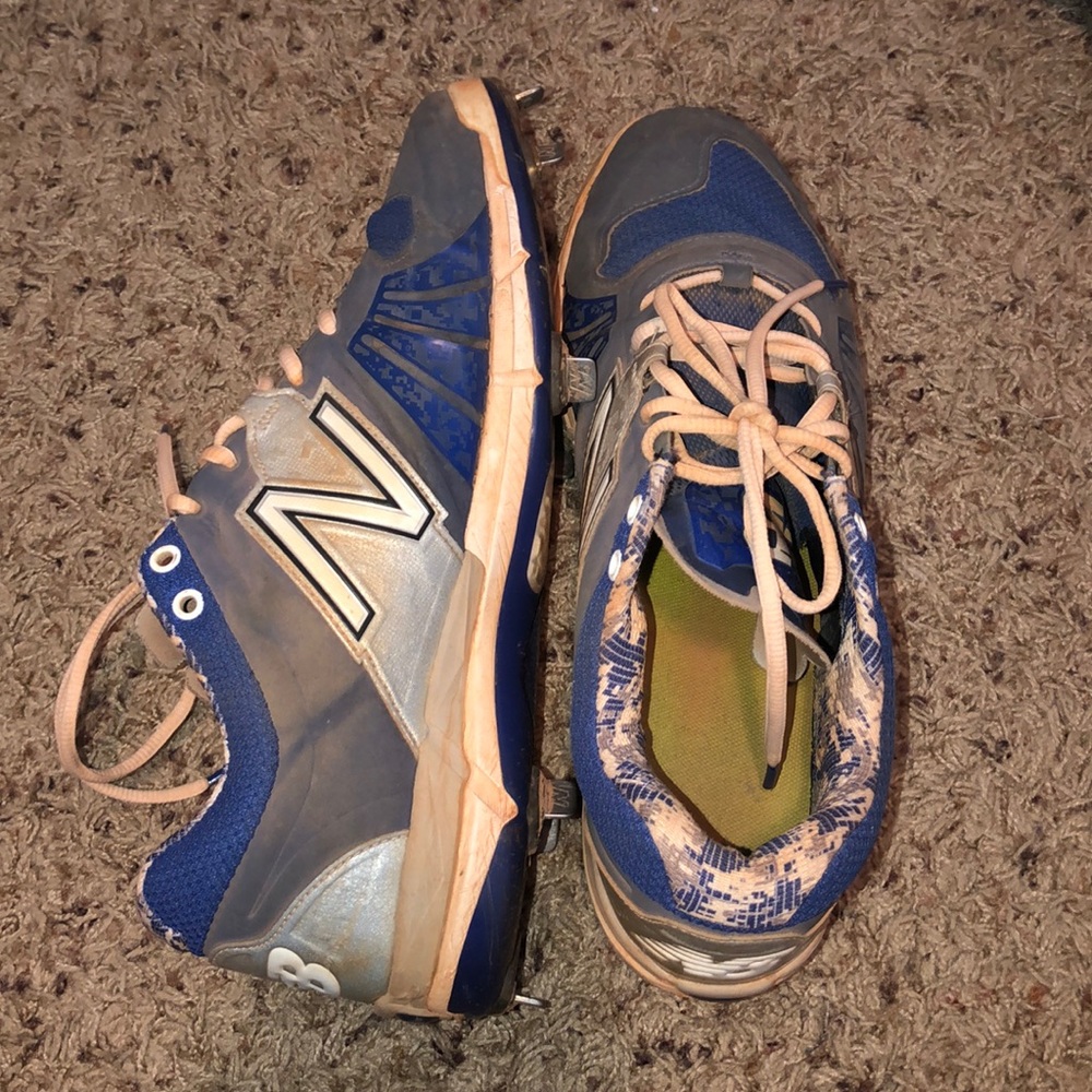 Men’s Metal New Balance Cleats (baseball softball)